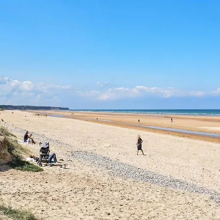 Beautiful In Port-en-bessin With 4 Bedrooms And Wifi * Port-en-Bessin-Huppain
