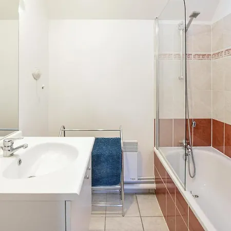 Holiday home Beautiful In Port-en-bessin With 4 Bedrooms And Wifi Port-en-Bessin-Huppain